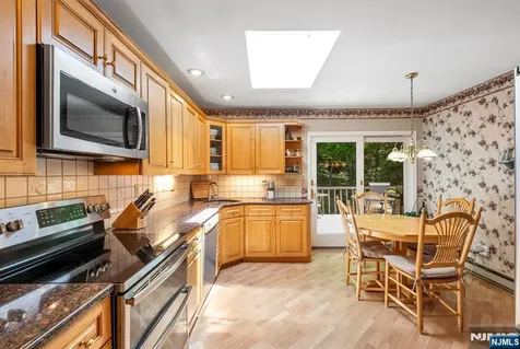19 Rabbit Run West Milford NJ 07435