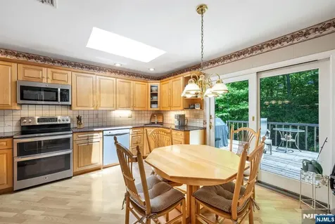 19 Rabbit Run West Milford NJ 07435