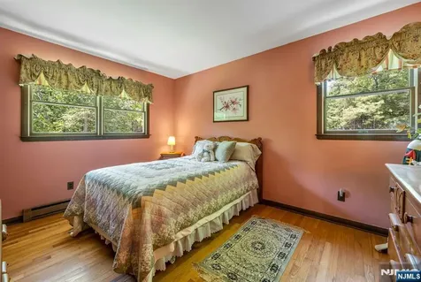 19 Rabbit Run West Milford NJ 07435