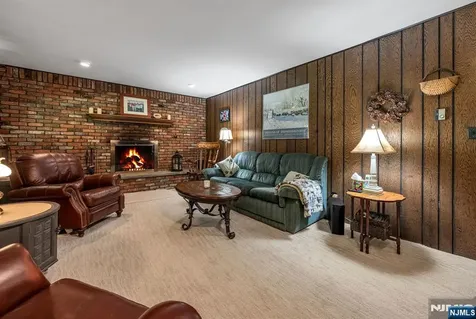 19 Rabbit Run West Milford NJ 07435