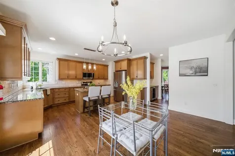 2 E David Drive Hanover Township NJ 07981
