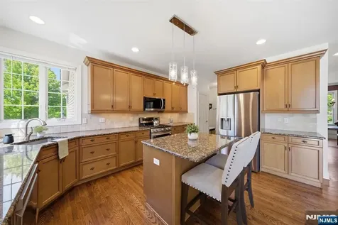 2 E David Drive Hanover Township NJ 07981