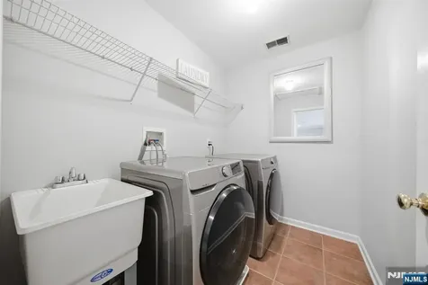2 E David Drive Hanover Township NJ 07981