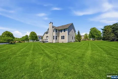 2 E David Drive Hanover Township NJ 07981