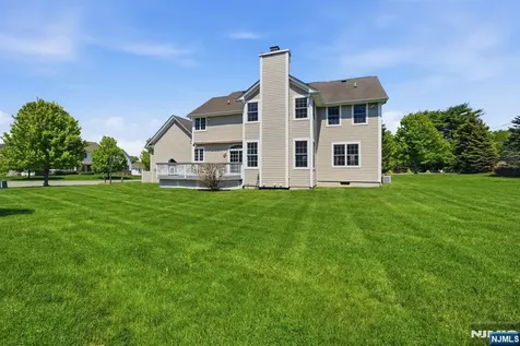 2 E David Drive Hanover Township NJ 07981