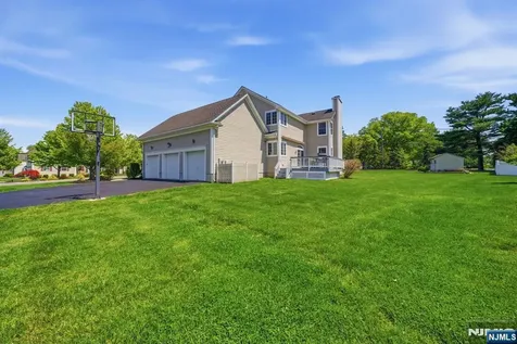 2 E David Drive Hanover Township NJ 07981