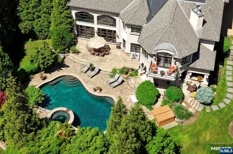 70 Oak Drive Upper Saddle River NJ 07458