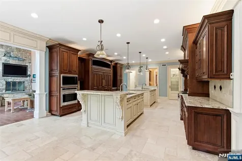 70 Oak Drive Upper Saddle River NJ 07458