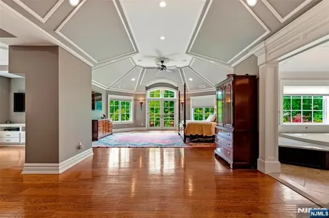 70 Oak Drive Upper Saddle River NJ 07458