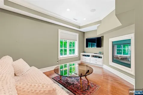 70 Oak Drive Upper Saddle River NJ 07458