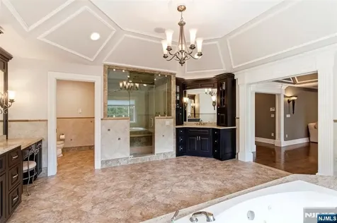 70 Oak Drive Upper Saddle River NJ 07458