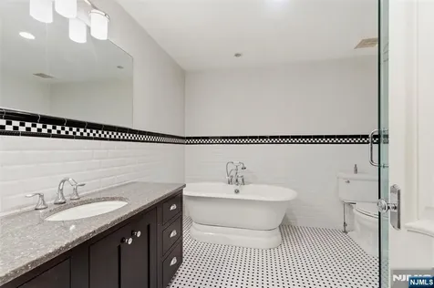 70 Oak Drive Upper Saddle River NJ 07458