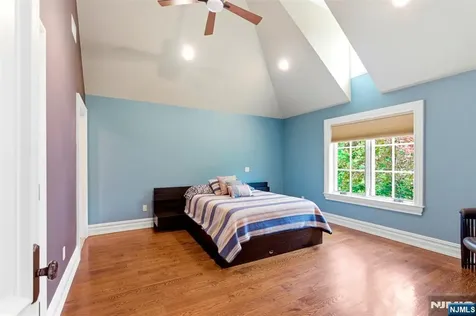 70 Oak Drive Upper Saddle River NJ 07458