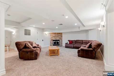 70 Oak Drive Upper Saddle River NJ 07458