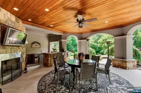 70 Oak Drive Upper Saddle River NJ 07458