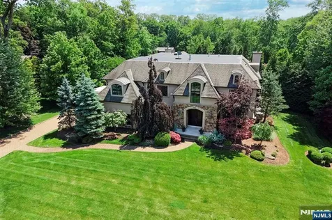 70 Oak Drive Upper Saddle River NJ 07458