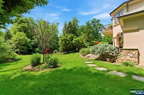 70 Oak Drive Upper Saddle River NJ 07458