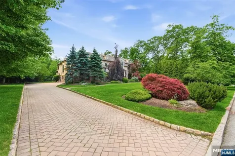 70 Oak Drive Upper Saddle River NJ 07458