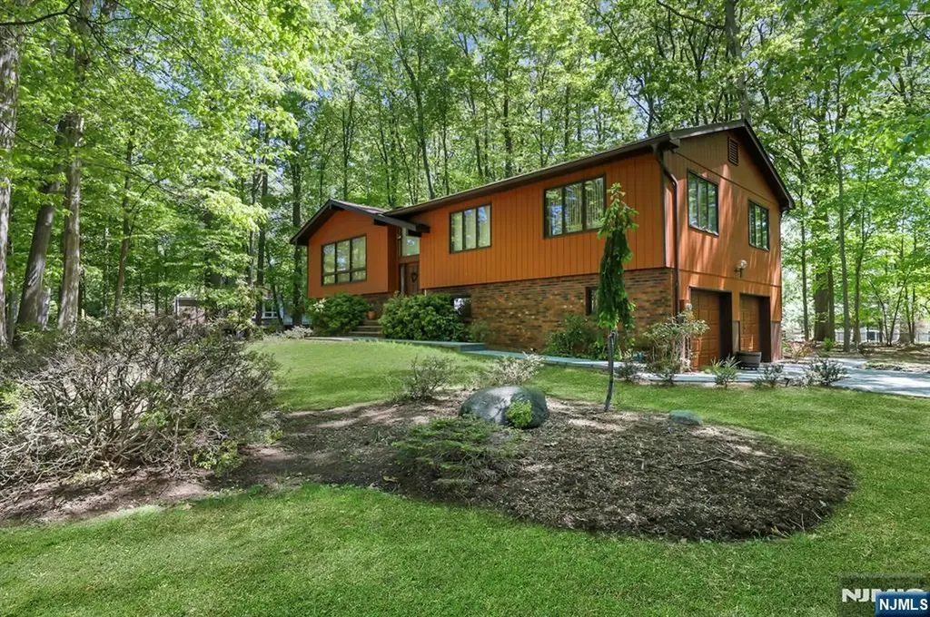 17 Wescott Street Old Tappan NJ 07675