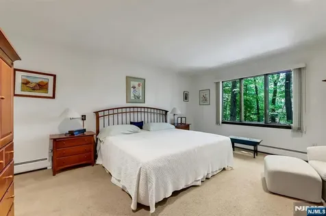 17 Wescott Street Old Tappan NJ 07675