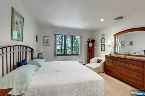 17 Wescott Street Old Tappan NJ 07675