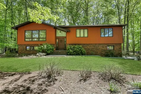 17 Wescott Street Old Tappan NJ 07675