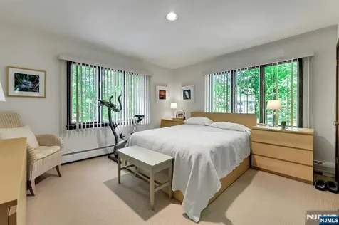 17 Wescott Street Old Tappan NJ 07675