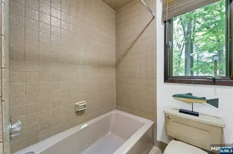 17 Wescott Street Old Tappan NJ 07675