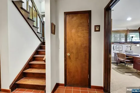 17 Wescott Street Old Tappan NJ 07675