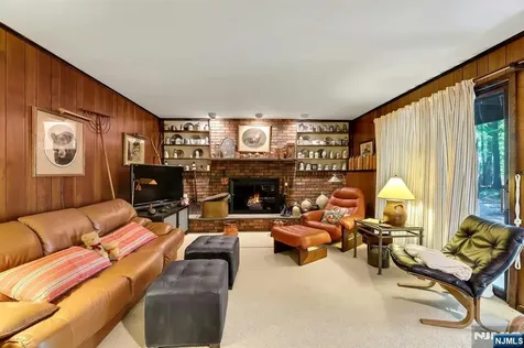 17 Wescott Street Old Tappan NJ 07675