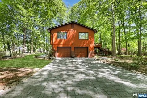 17 Wescott Street Old Tappan NJ 07675