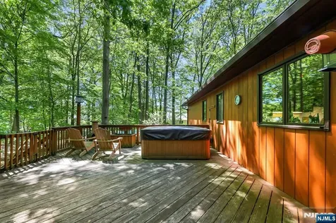17 Wescott Street Old Tappan NJ 07675
