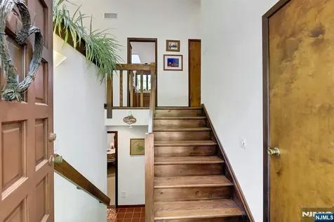 17 Wescott Street Old Tappan NJ 07675