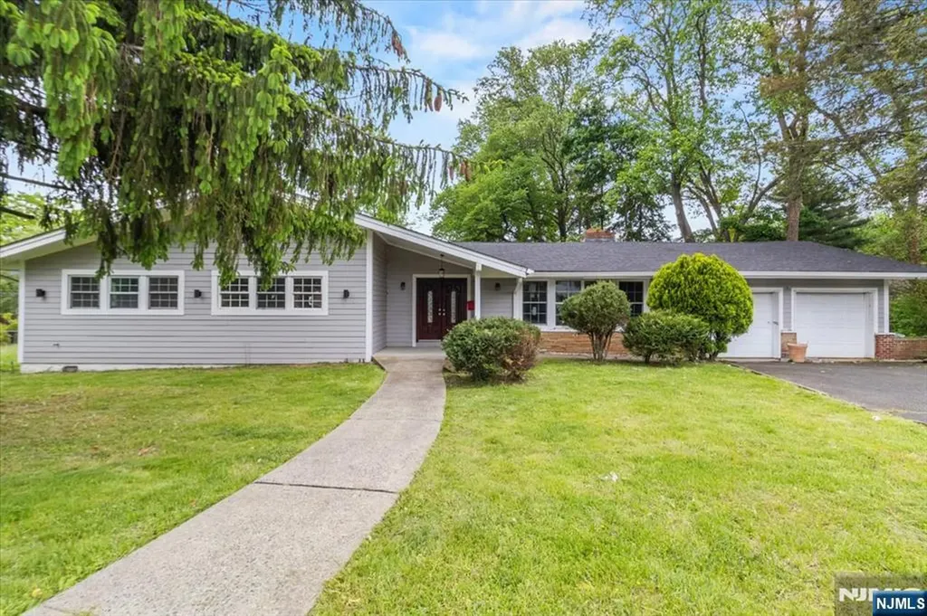 496 Seven Oaks Court Orange NJ 07050