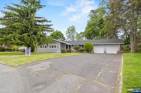 496 Seven Oaks Court Orange NJ 07050