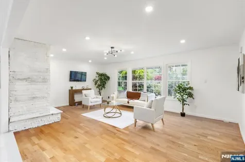 496 Seven Oaks Court Orange NJ 07050