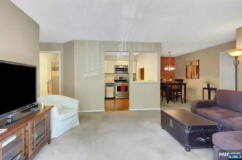 601 Lilac Lane Mahwah NJ 07430