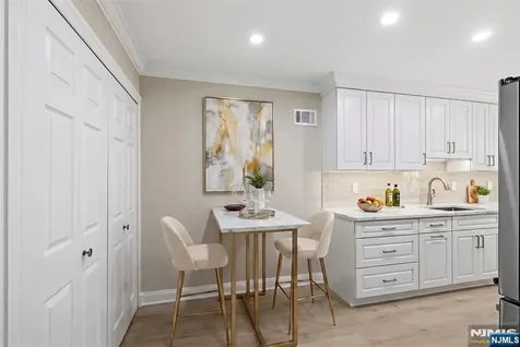 14 Holiday Court River Vale NJ 07675