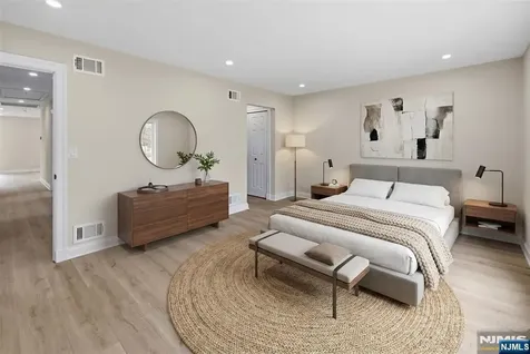 14 Holiday Court River Vale NJ 07675