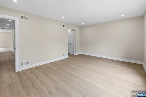 14 Holiday Court River Vale NJ 07675