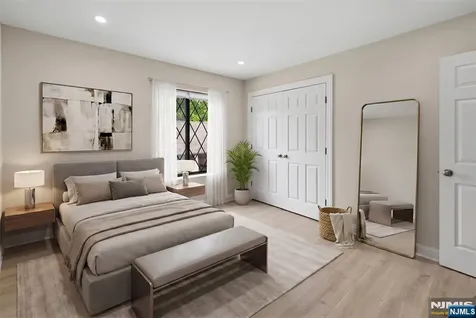 14 Holiday Court River Vale NJ 07675