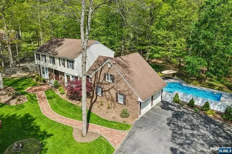 716 Windswept Lane Franklin Lakes NJ 07417