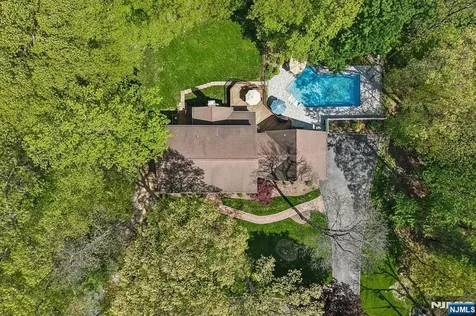 716 Windswept Lane Franklin Lakes NJ 07417