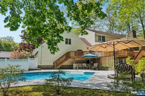 716 Windswept Lane Franklin Lakes NJ 07417