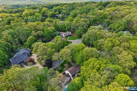 716 Windswept Lane Franklin Lakes NJ 07417