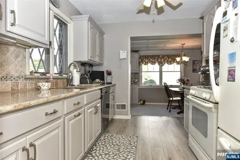 159 Overlook Avenue North Haledon NJ 07508