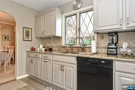 159 Overlook Avenue North Haledon NJ 07508
