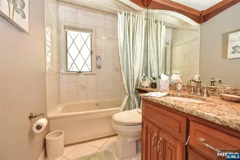 159 Overlook Avenue North Haledon NJ 07508
