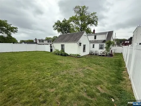 65 Hamilton Avenue Elmwood Park NJ 07407