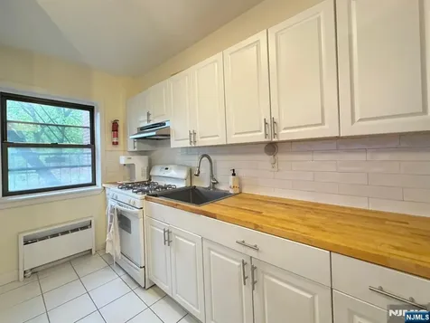 500 Linwood Drive Fort Lee NJ 07024